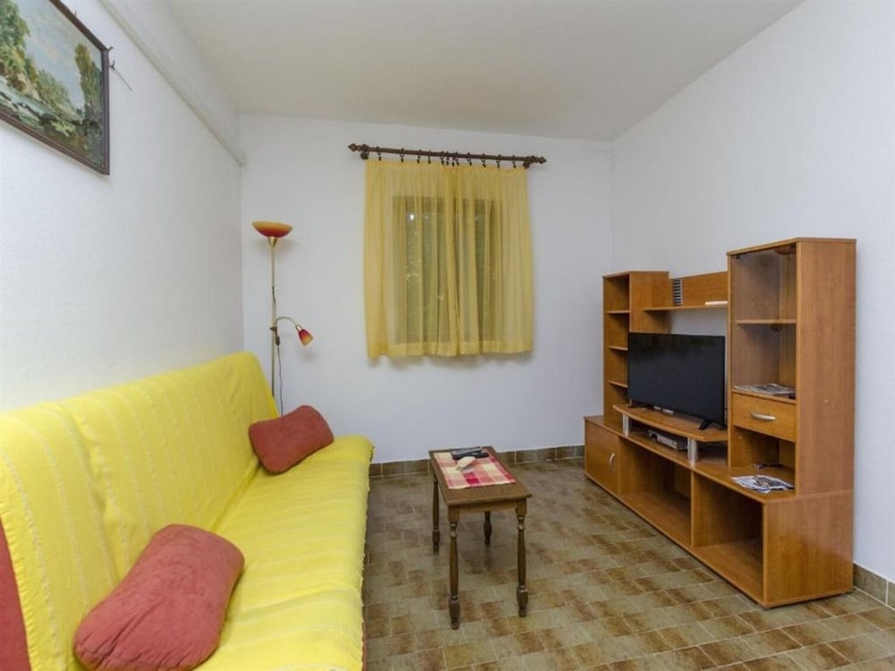 Silvana - Economy Apartments - A3 view 3