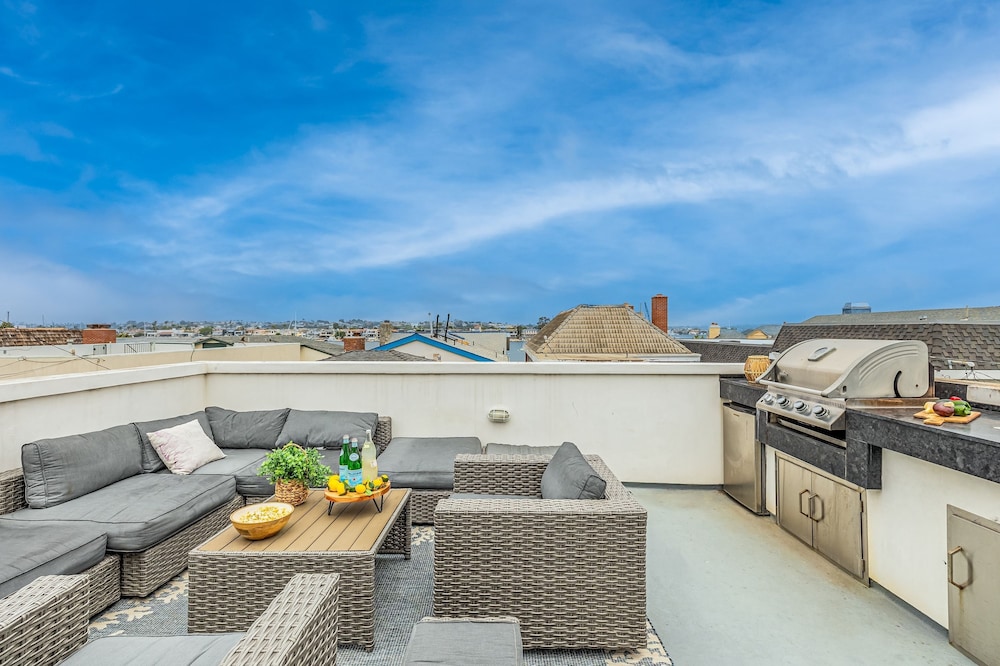 Seaside Style by Avantstay Rooftop Walk to Beach Chic Design