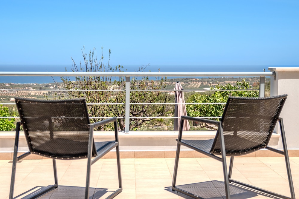 Arios Lux Villa