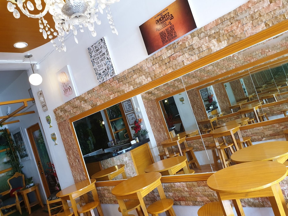 Cebu Vacations - GardenPod Hostel  Cafe - Property Image 9