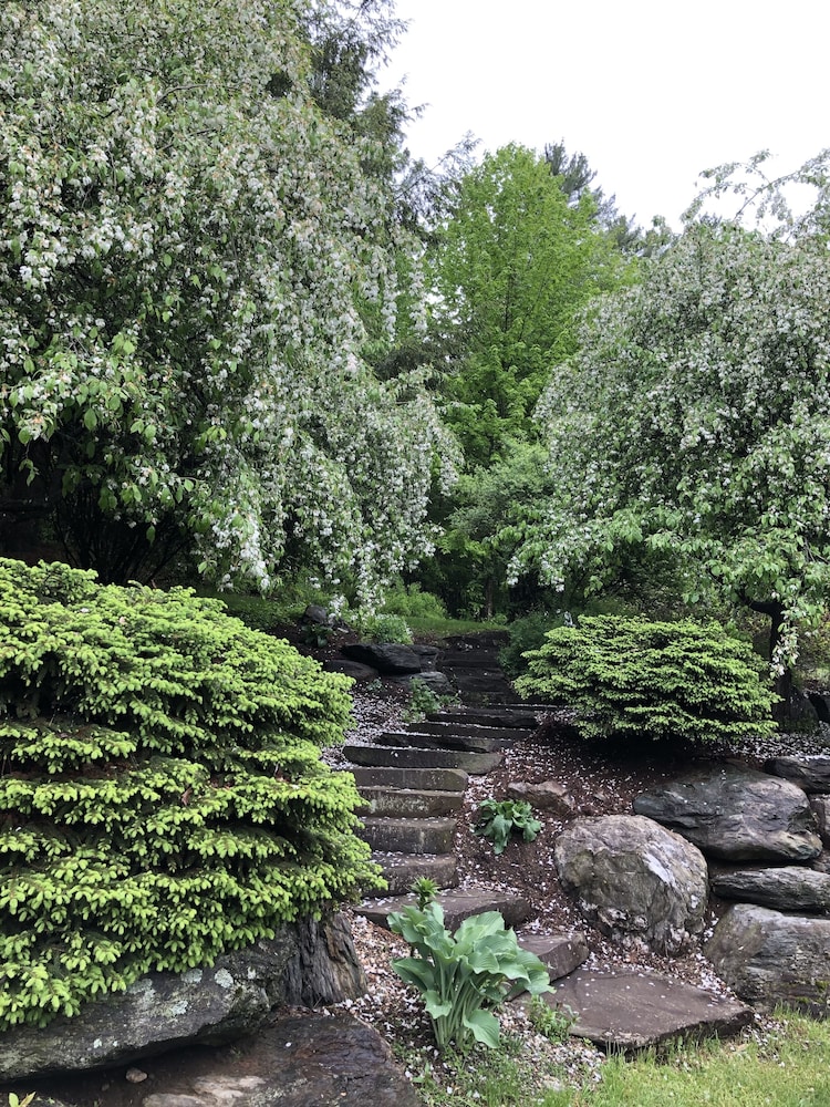 Stone Hill Inn