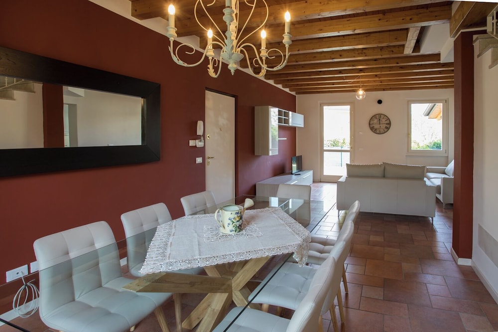 Elegant Lake Garda Villa With Garden