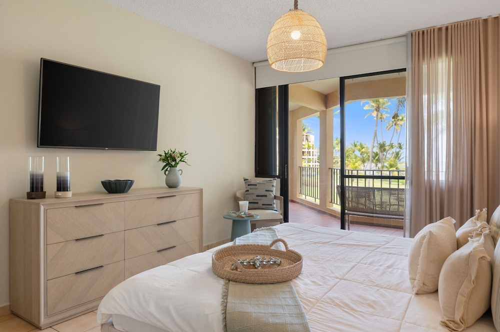 Beachfront Paradise 2BR Crescent Beach Seaside