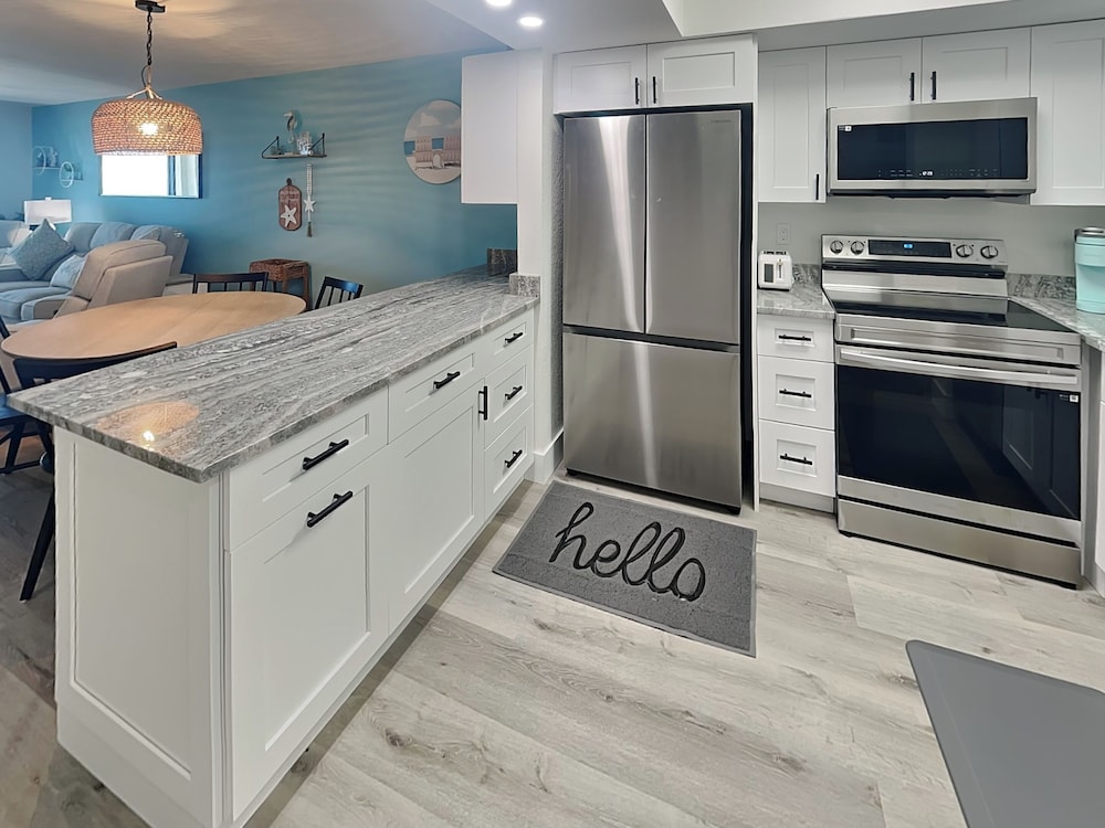 Seaside 4 by Distinctive Beach Rentals