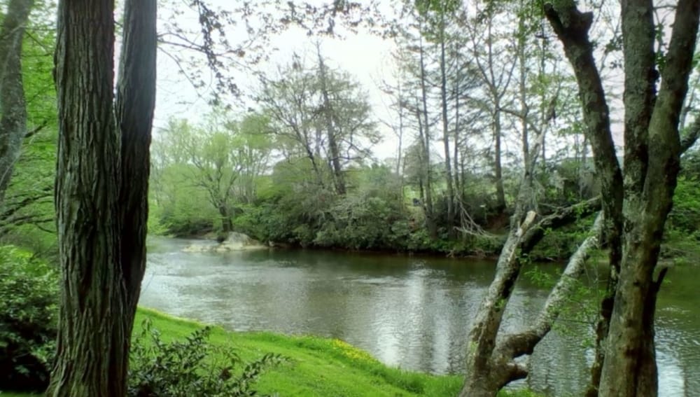 Linville River Log Cabins