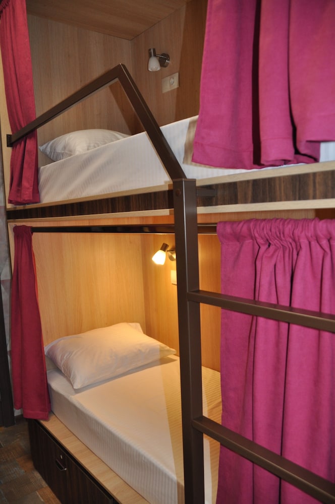 Pikasso - Hostel