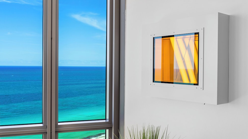 Luxury Vacation Rentals at The Setai by LRMB