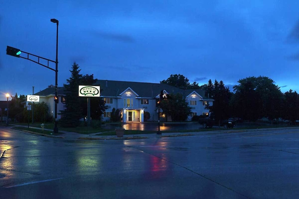 Plymouth Suites Hotel