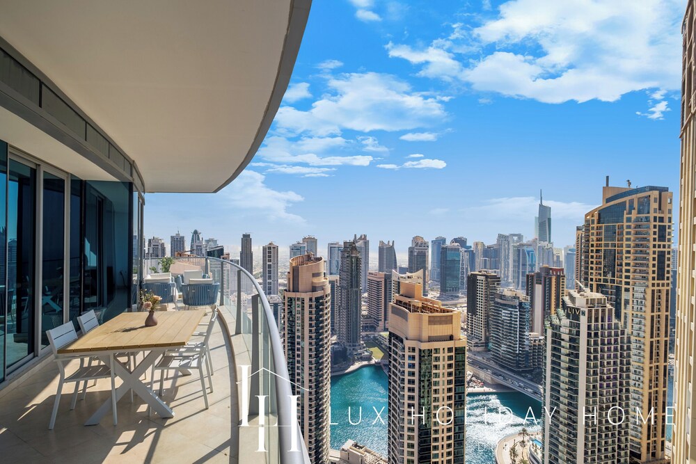 LUX The Premium Marina Sea View Suite