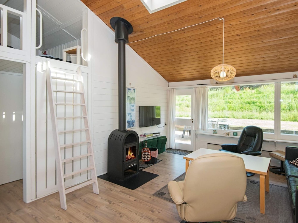 6 Person Holiday Home in Aabenraa view 4