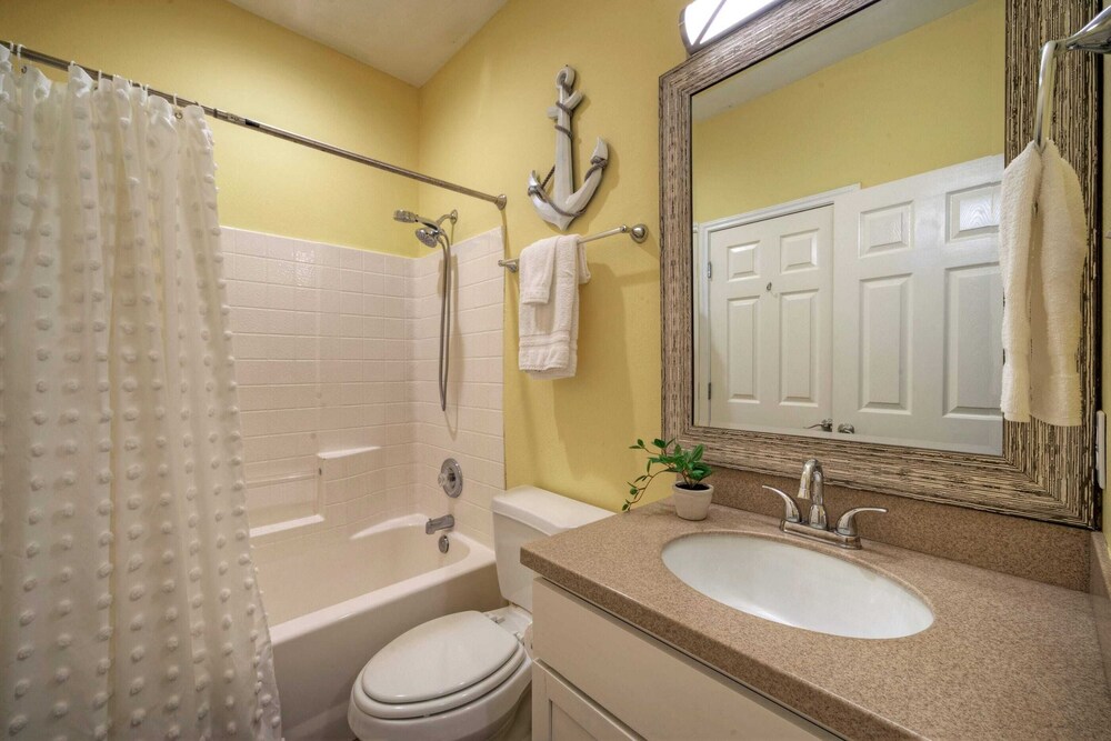 7 Costa Bahia Condos Sleeps 42 + Pool Minutes to the Beach