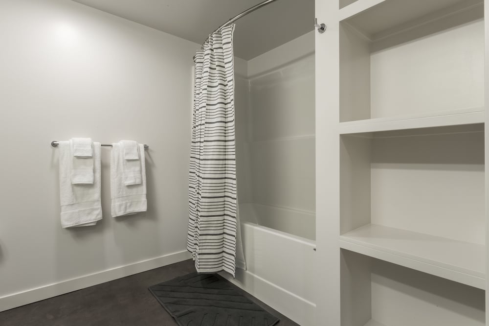 Domicile Suites at Cove
