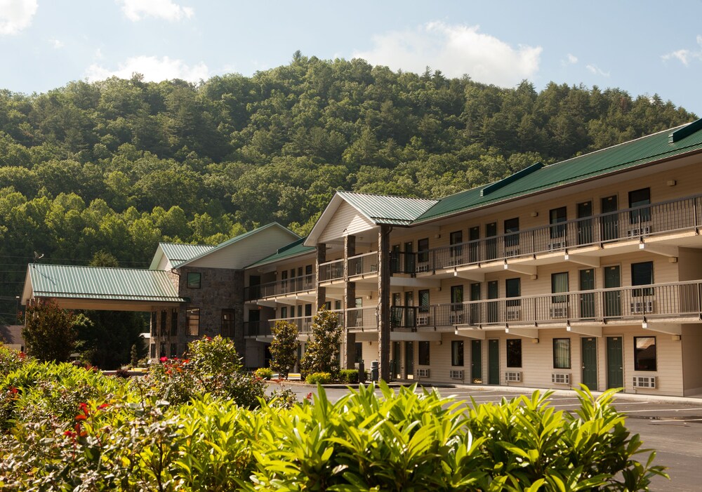 Cherokee Lodge
