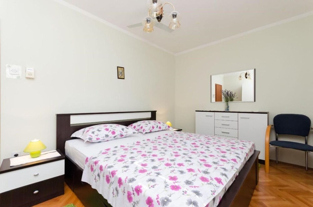 Fab - Spacious Terrace - A1 view 4