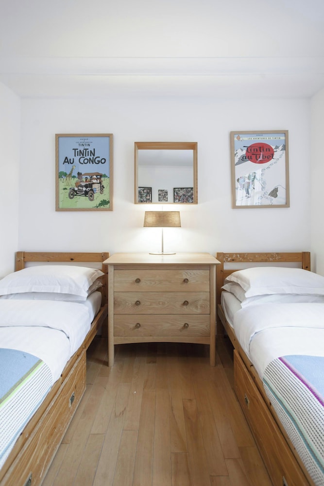 Theed Street by Onefinestay