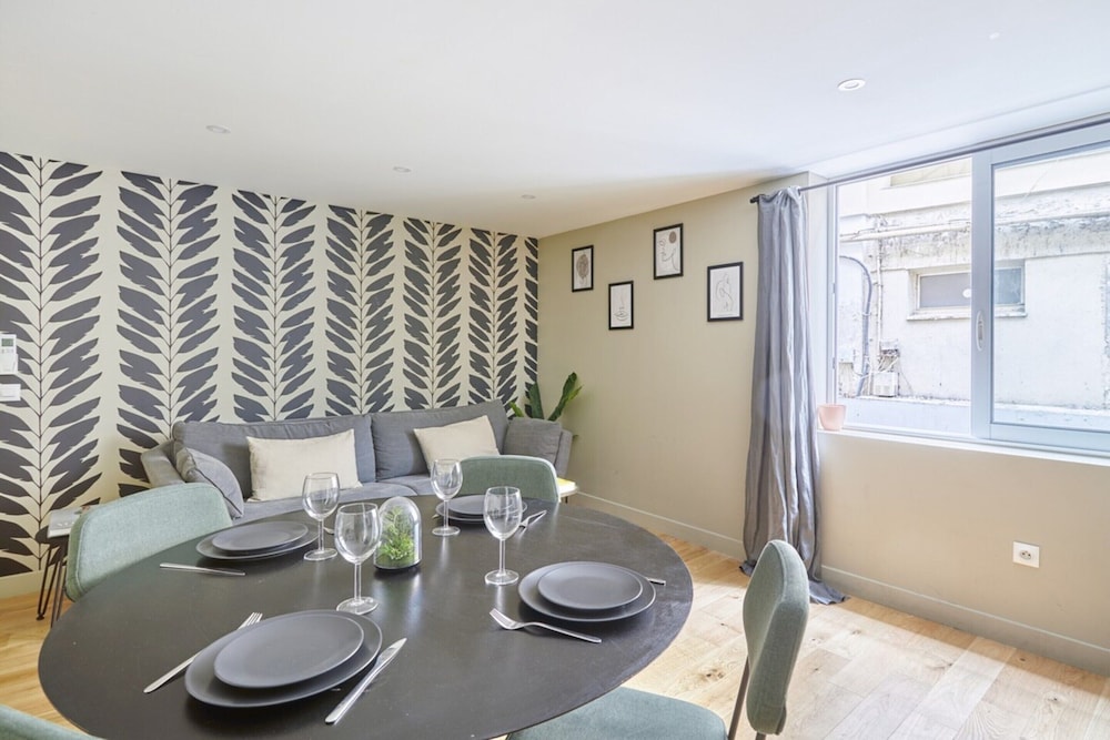 Charming Apartment 2 Bedrooms Center of Paris