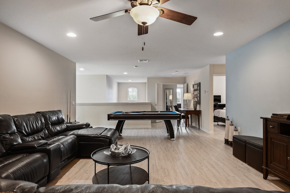 Ultimate 8BR Family Fun in Resort Near Disney!