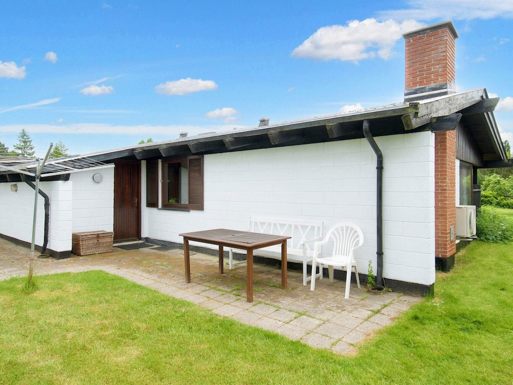 6 Person Holiday Home in Dronningmolle view 3