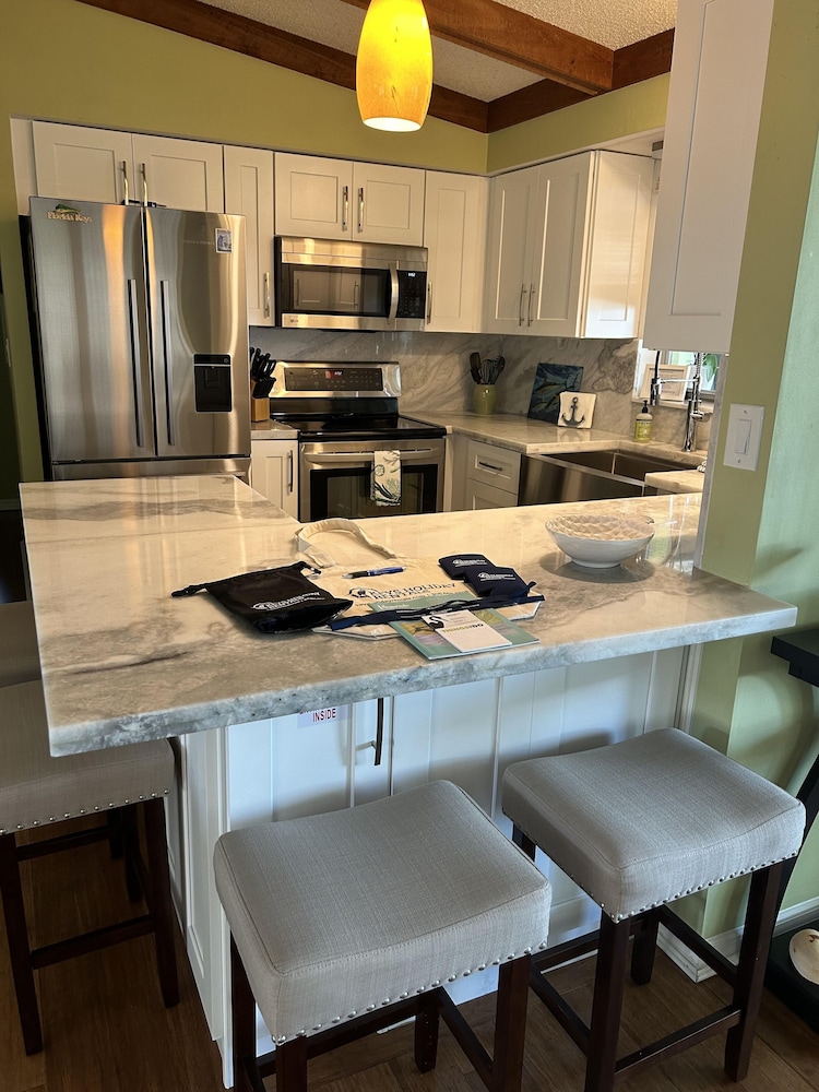 Delightful Vacation Home Located In The Popular Islamorada Neighborhood Of Port Antigua. 3 Bedroom Home by RedAwning
