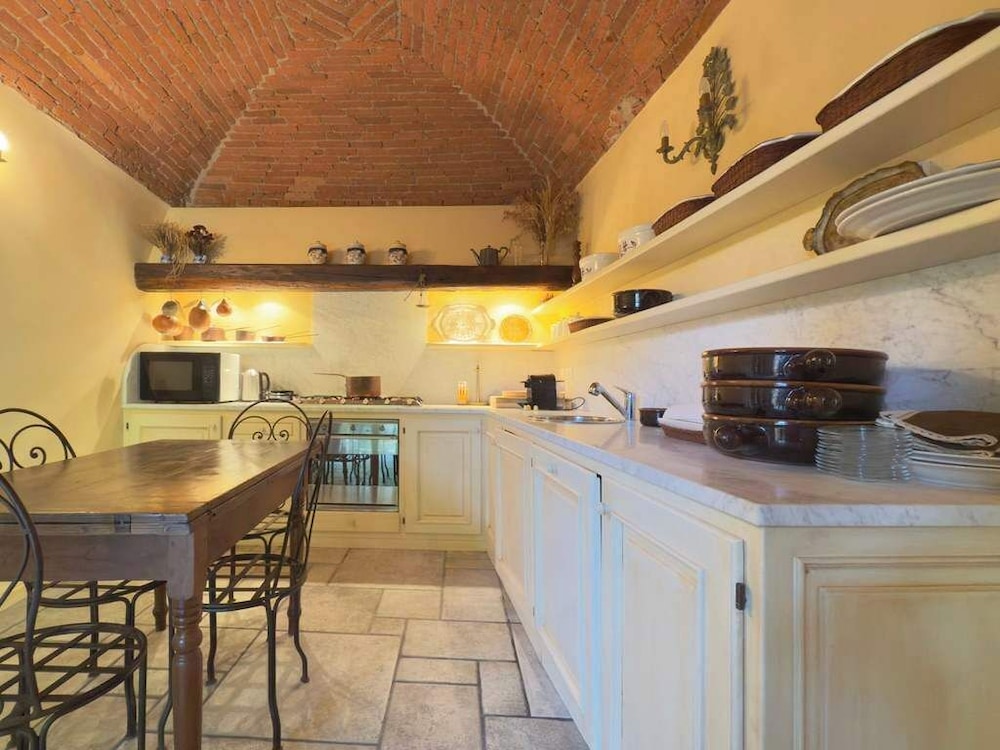 Dimora il Pozzetto Elegant Villa With Garden