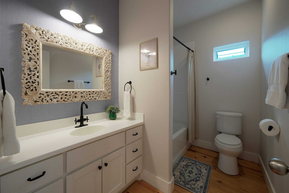 Coastal Escape w/ Pond Views + Pool Access Grahams Getaway by Avantstay