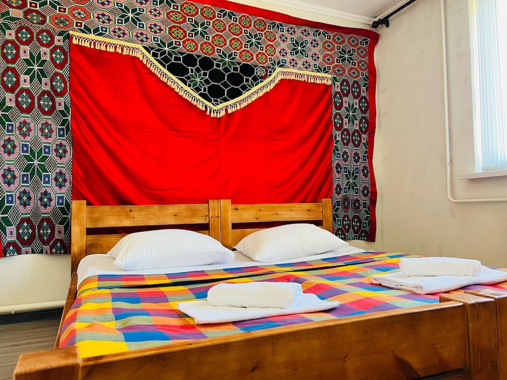 DADOW Guesthouse