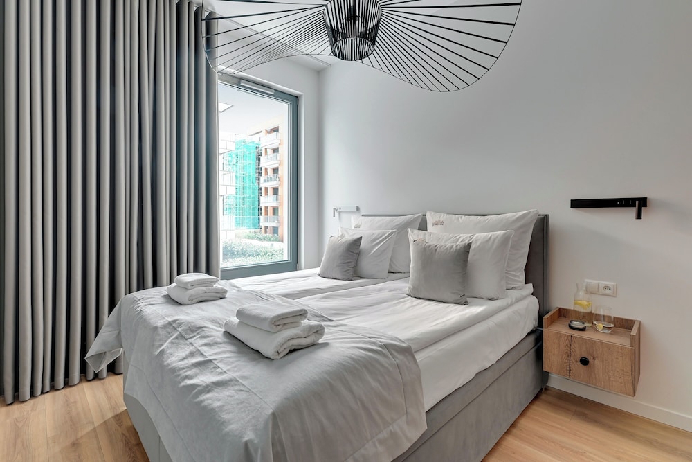 Brabank Riverside & Parking by Downtown Apartments