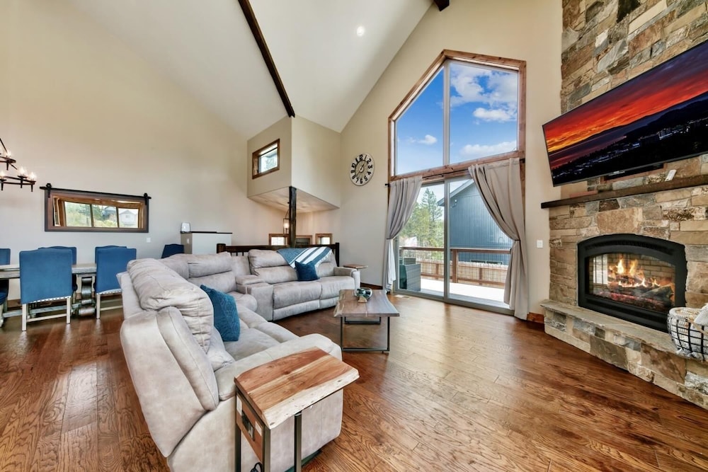 1008c Mountain View Retreat 5 Bedroom Home