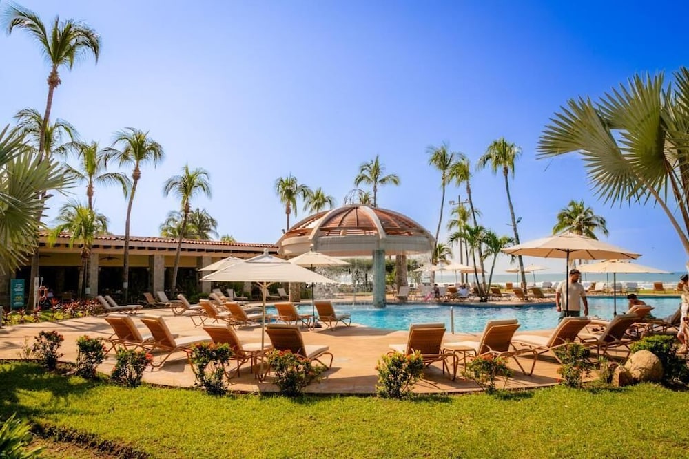 Hotel Pierre Mundo Imperial - Image 1