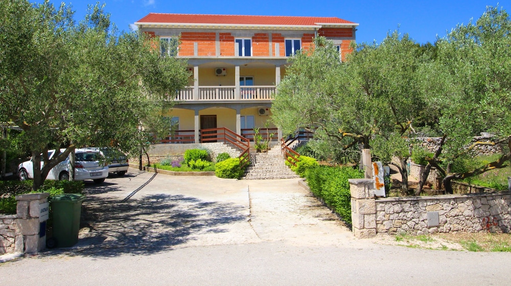 Apartments Veselka
