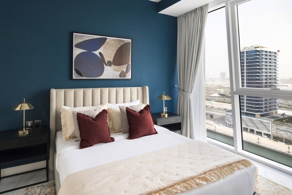 Silkhaus Modern Pad With Canal View Business Bay