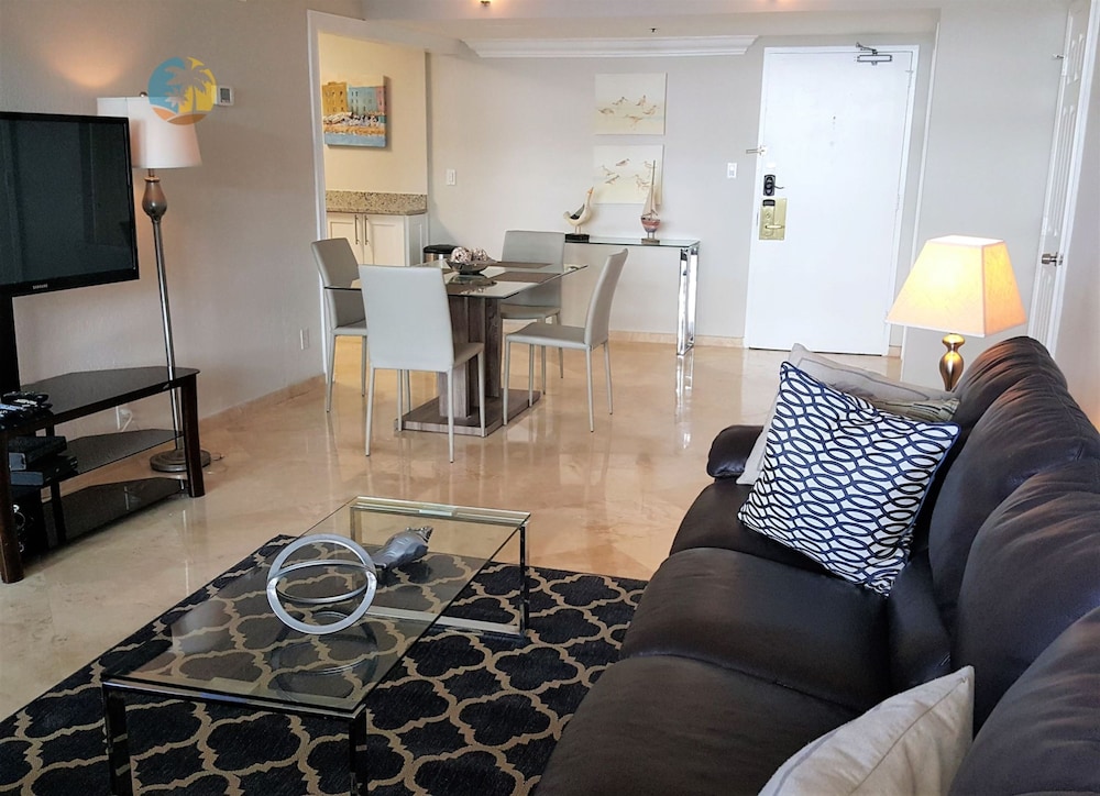 Cozy 2 Bedroom With Ocean Views - 510