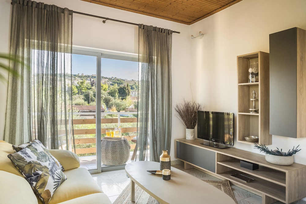 Malibu Studios & Apartments