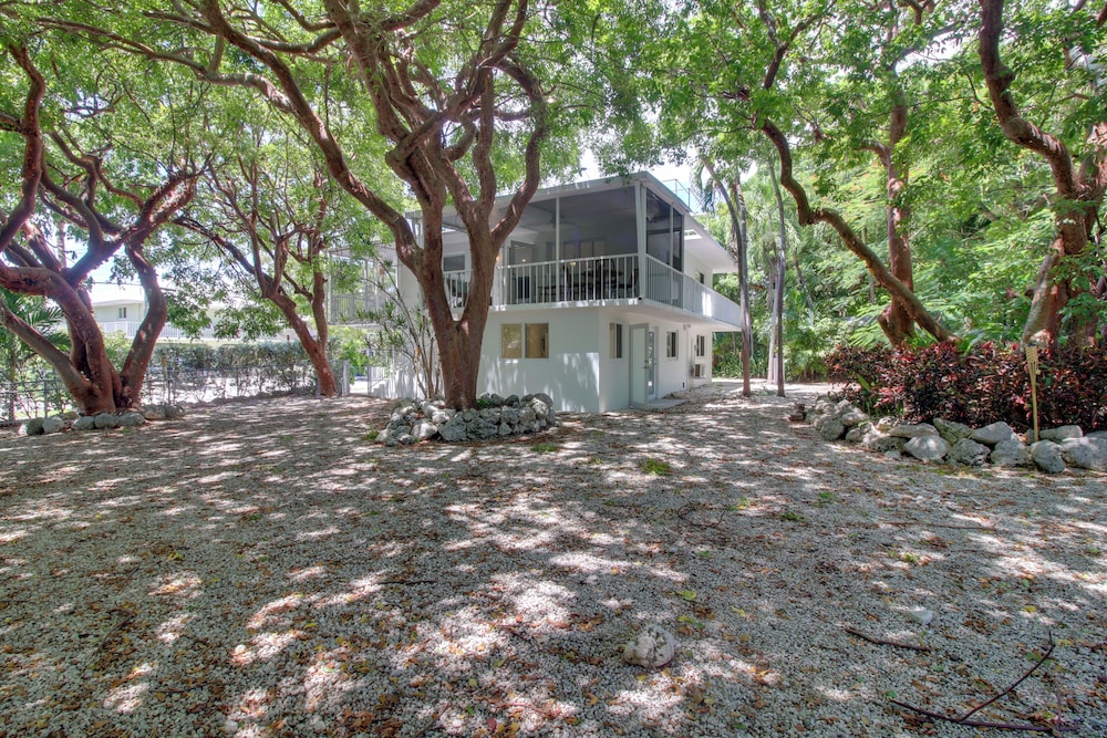 Walk to Beach: Tavernier Apartment w/ Patio!
