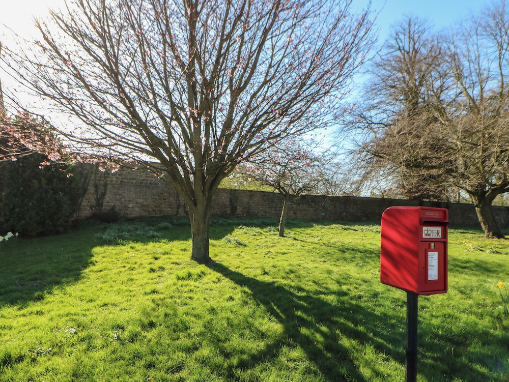 Moorhen House
