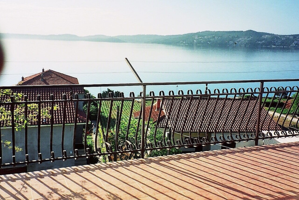 Ante - 60m From the sea - A4