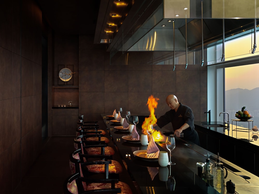 Mandarin Oriental, Shenzhen 69