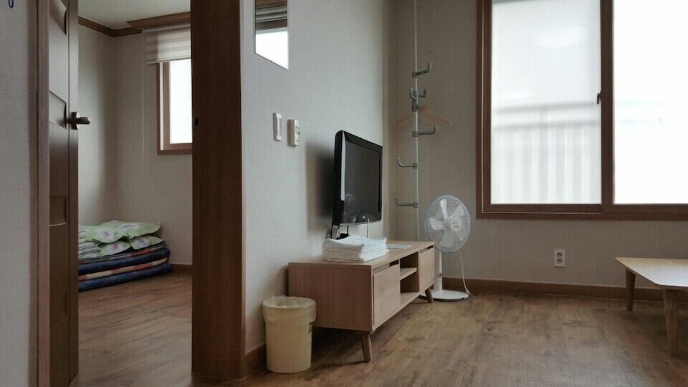 Namu Guesthouse & Pension - Hostel
