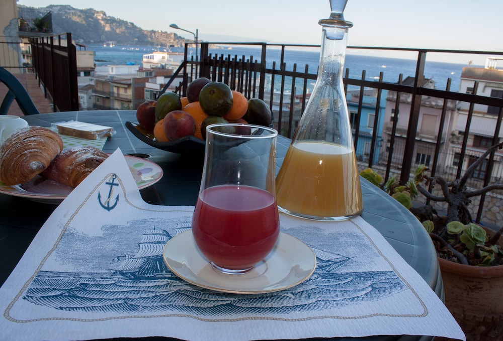 B&B Lighea view 3