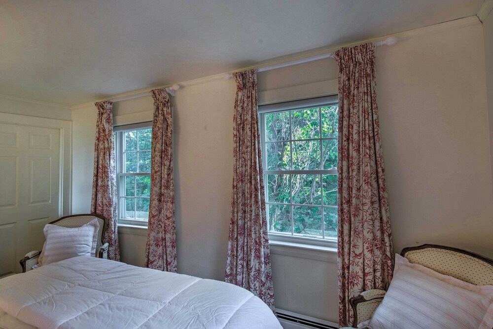 Expansive Beachfront Retreat w/ Outdoor Shower - Property Image 39