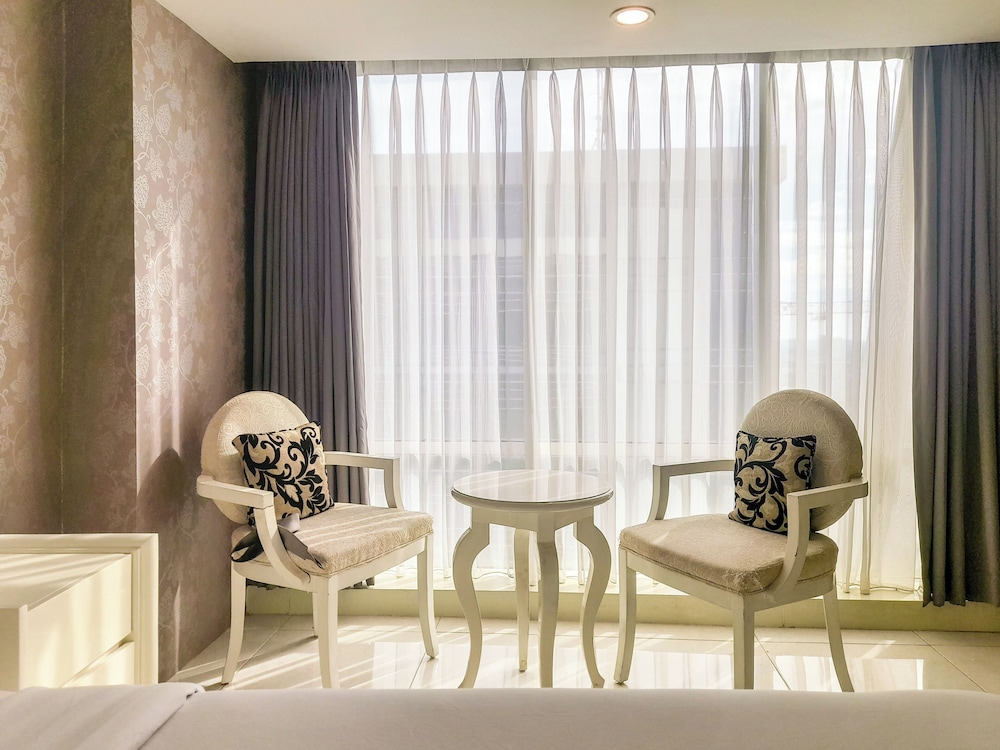 Modern Look And Homey Studio At Mataram City Apartment