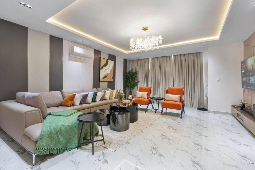 Regent Service Apartment