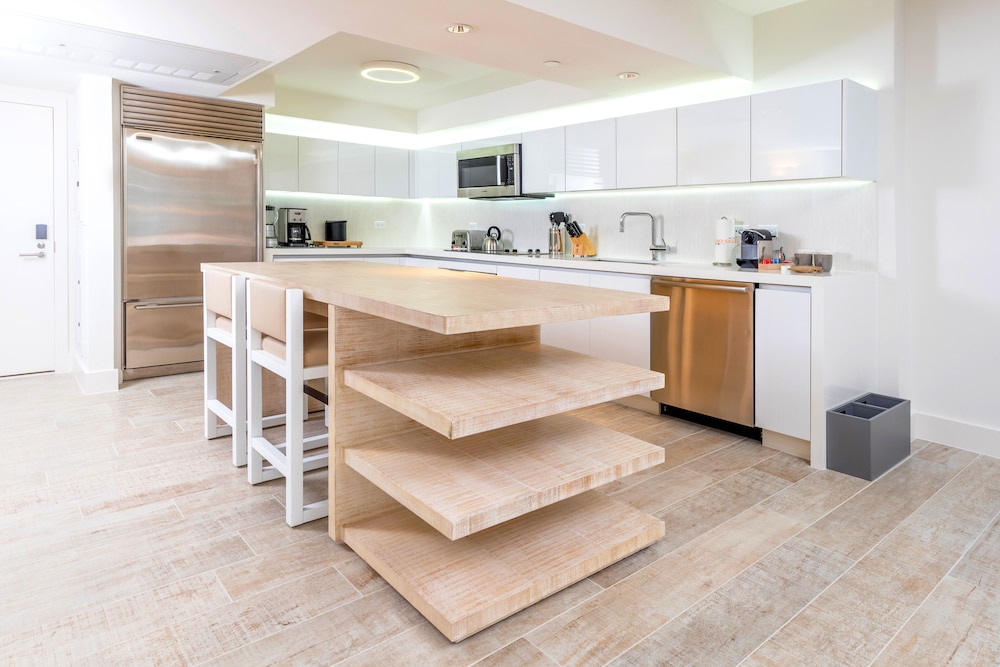 Luxury Vacation Rentals at 1 Hotel & Homes by LRMB