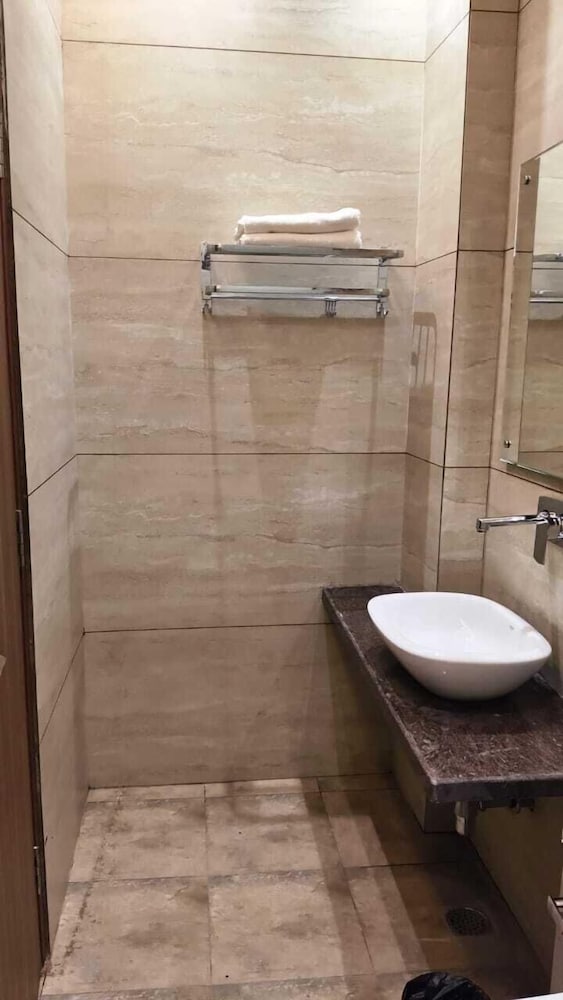Hotel Grace Suites