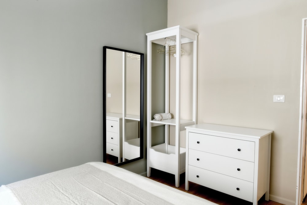 White Blossom 1BR Apt Near Dizengoff CTR view 2