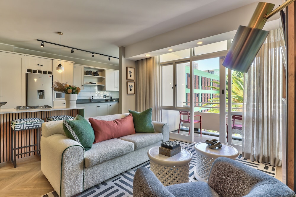437 St Martini Gardens