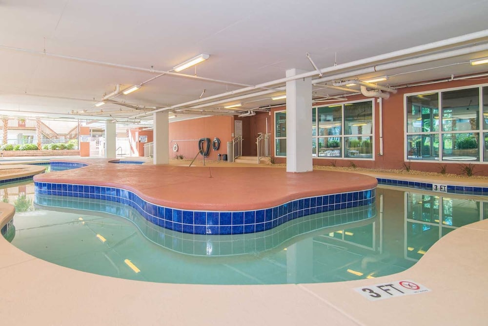 Malibu Pointe by Condo-World