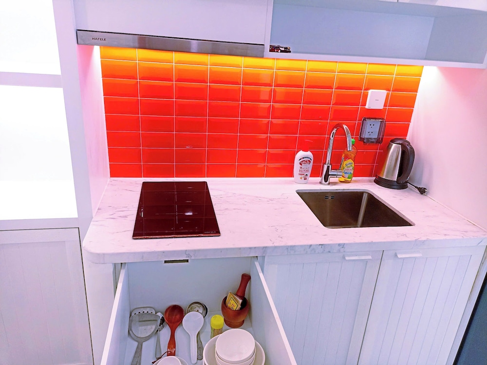 Hillside Apartment In Sunset Town