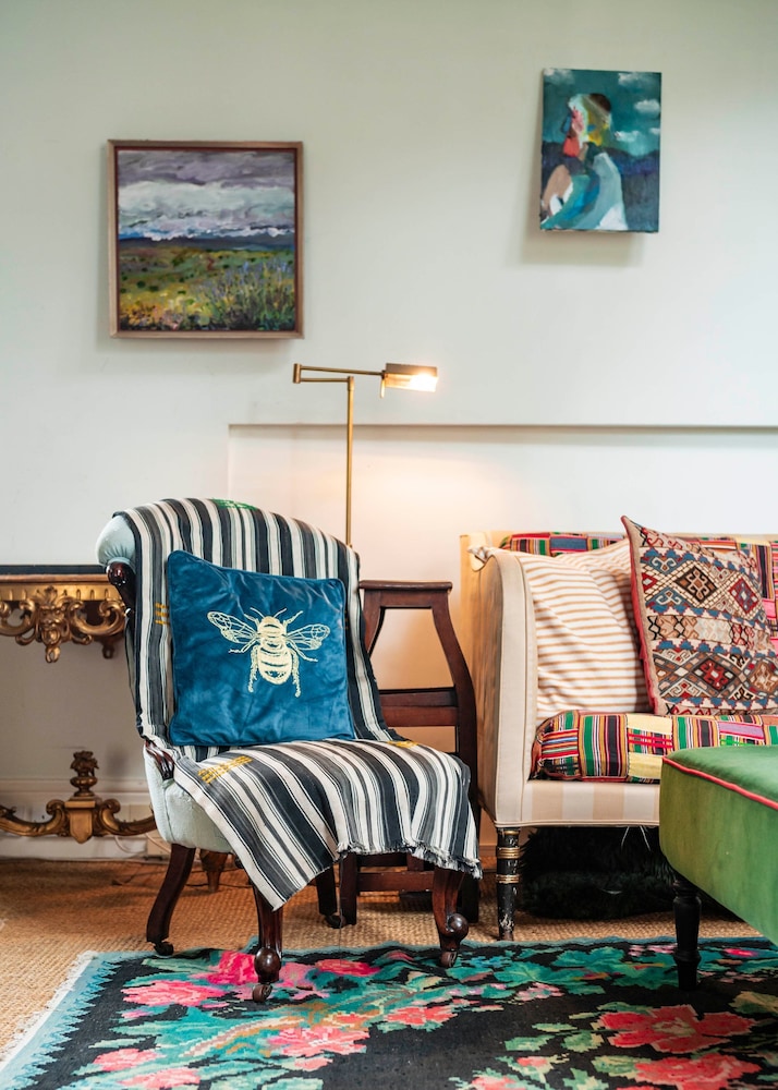 The Kensington Gatehouse - by Out of Office Lifestyle