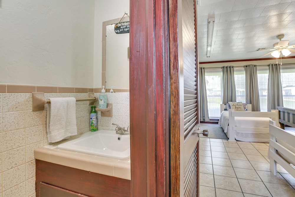 Fish & Explore: Serene Home on Bayou Petit Caillou